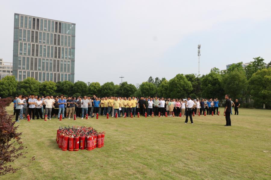 1748396389223548p8A8.jpg 2025年热博登录_热博REBO(中国)海宁工厂消防演习 (12).jpg